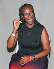 SIGN LANGUAGE INTERPRETER 2 DSC 9771